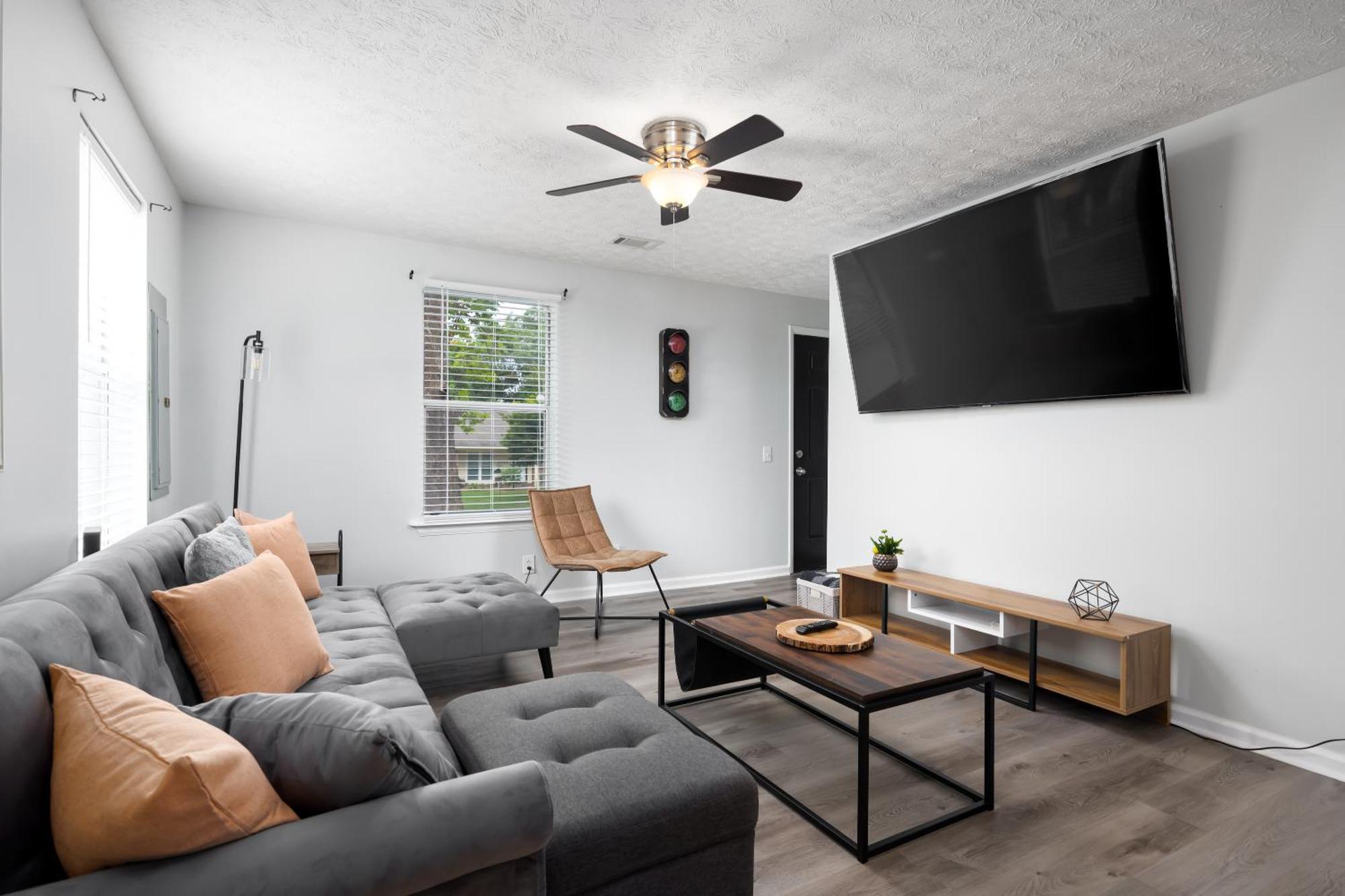 2 Bedroom Ft Moore Retreat Columbus Exterior photo